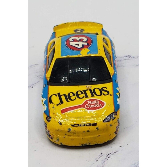 2001 Hot Wheels #43 Richard Petty Dodge Intrepid Cheerios 1:64 Scale - Picture 2 of 7
